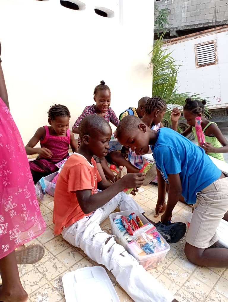 Sling Bag – Gift of Hope Haiti